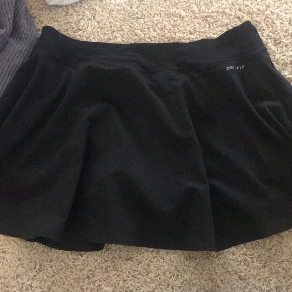 Nike black athletic tennis skirt - Picture 2 of 2